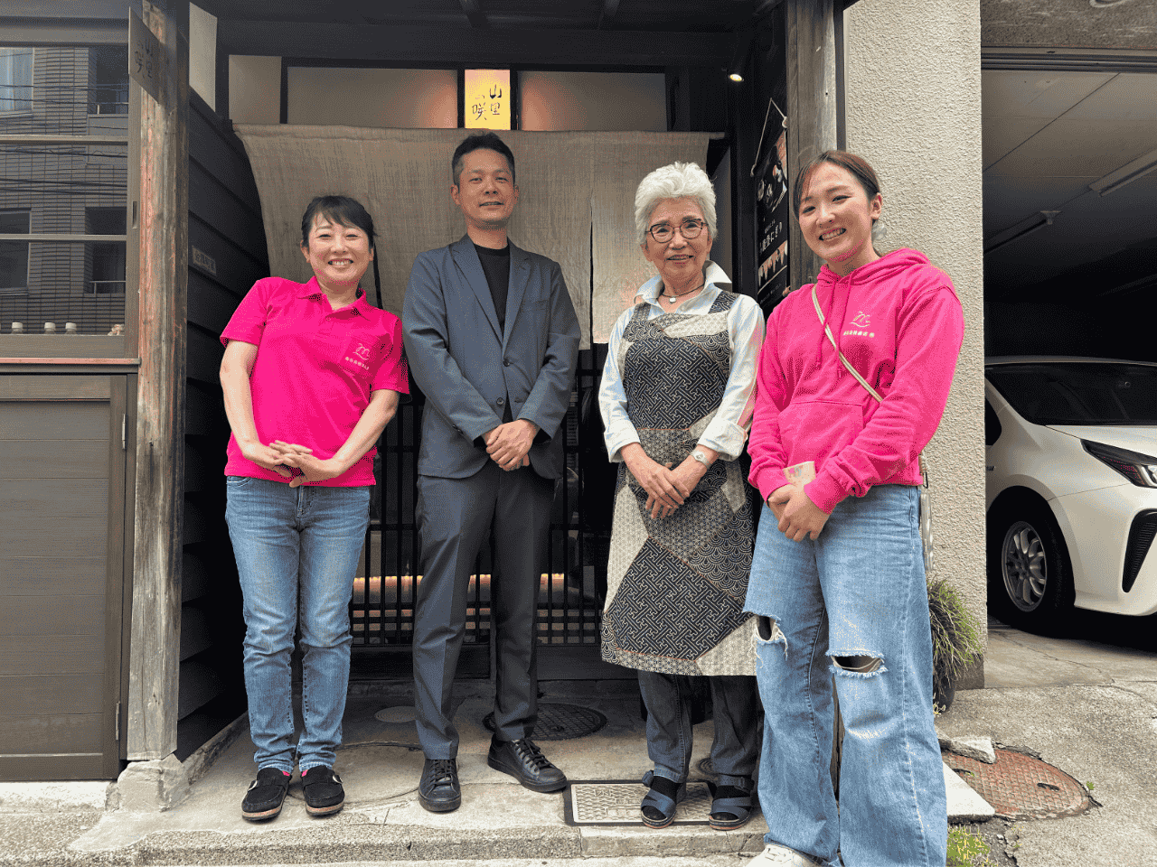 会長、社長と、南谷母娘