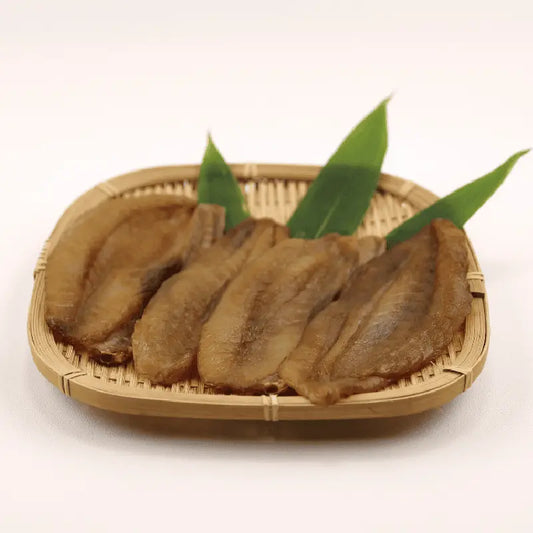 天然能登ふぐの醤油干し・盛り付け例・天然の能登産ふぐを国産無添加醤油で作った調味液で美味しい一夜干しに仕上げました。