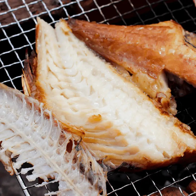 赤魚の醤油干し・食事中の様子・能登半島地震から復活して製造販売できました。能登の郷土料理・ソウルフードの赤魚をお楽しみください。