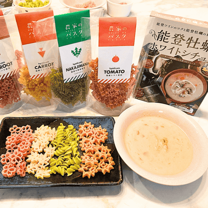 農家のパスタ、能登牡蠣ホワイトシチューの盛り付け例。合わせると牡蠣風味ホワイトパスタとして美味しく食べれます。